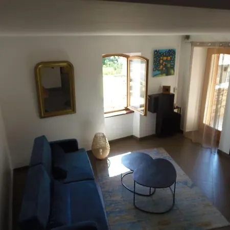 Cez'ici, Maison De Village *