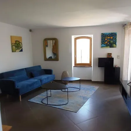 Prázdninový dům Cez'ici, Maison De Village