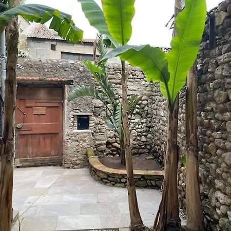 Cez'ici, Maison De Village